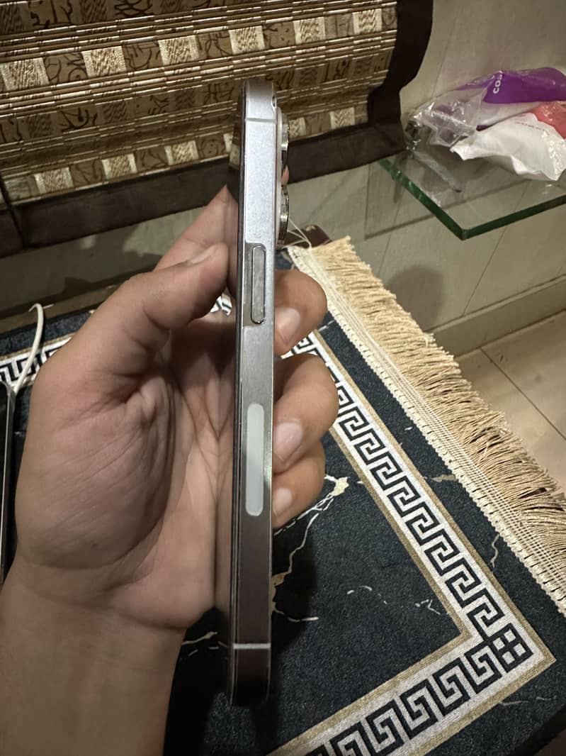 Iphone 14 pro 4