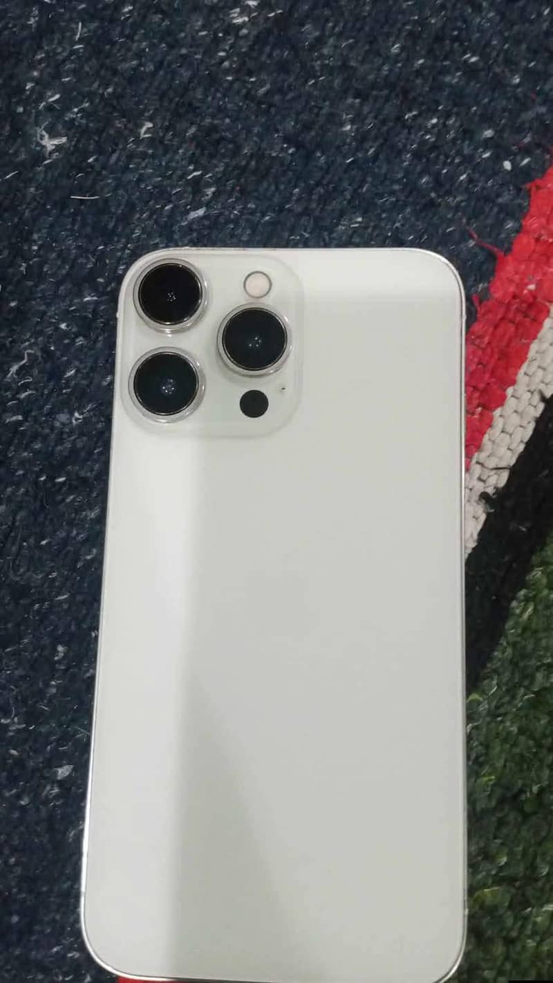 Apple iPhone 13 Pro Max 0