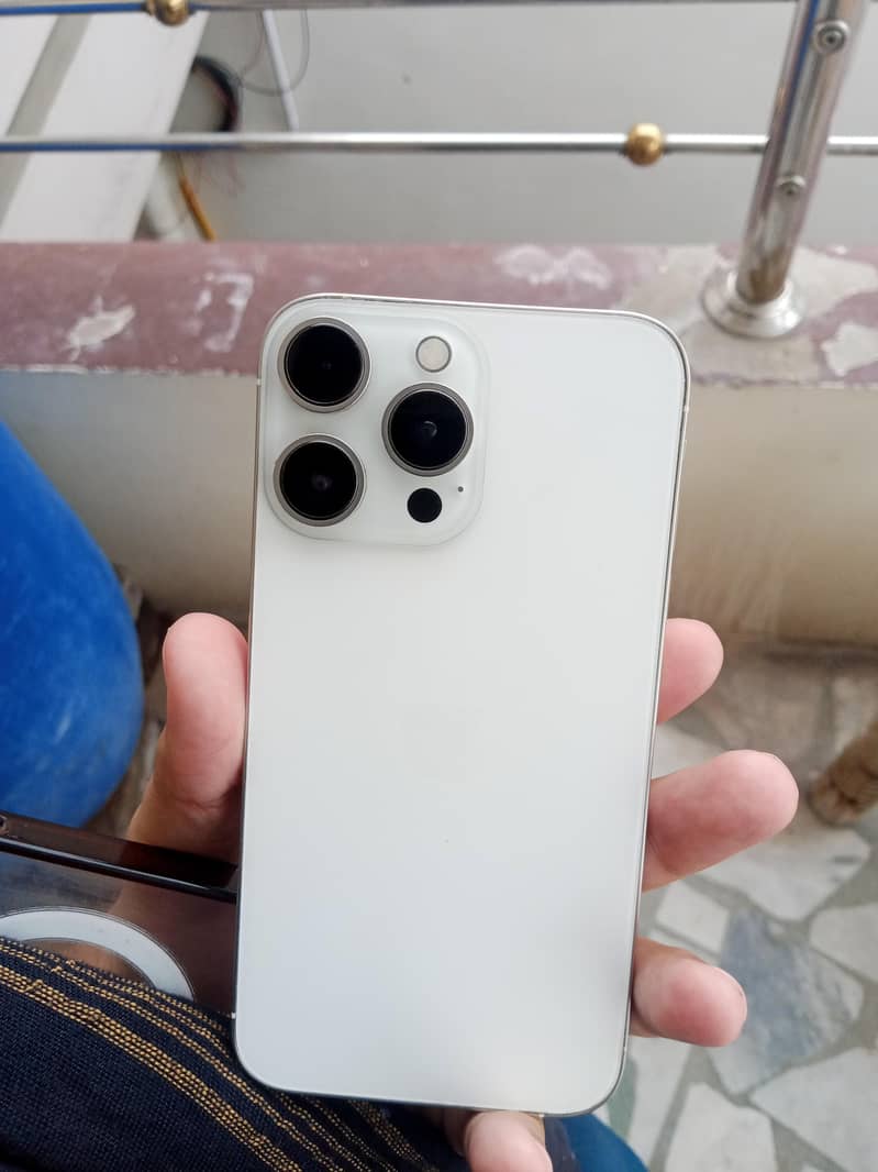 Apple iPhone 13 Pro Max 6