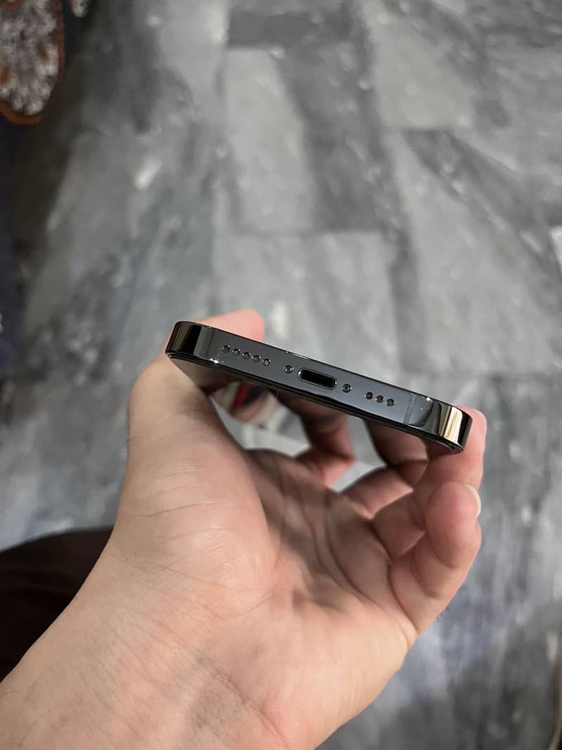 Apple iPhone 14 Pro 0
