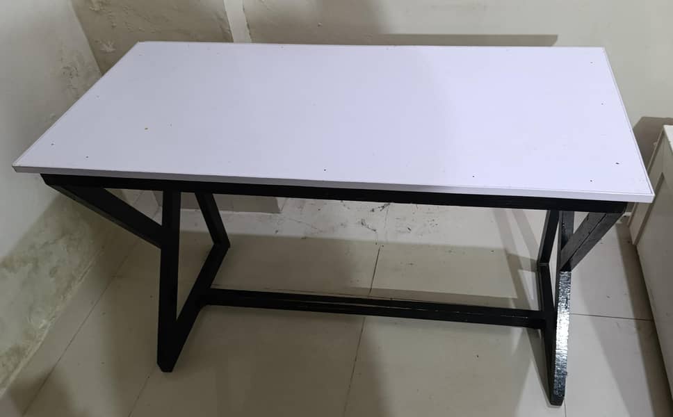Computer Table 1