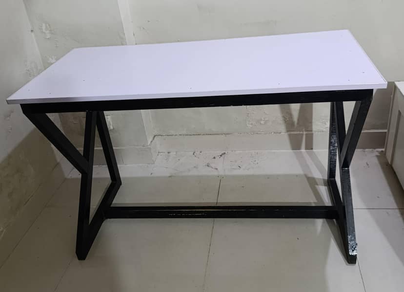 Computer Table 2