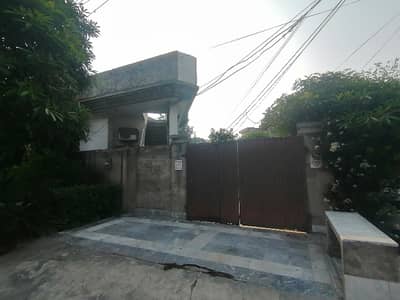 Single Storey 11 Marla House Available In Marghzar Officers Colony For sale
