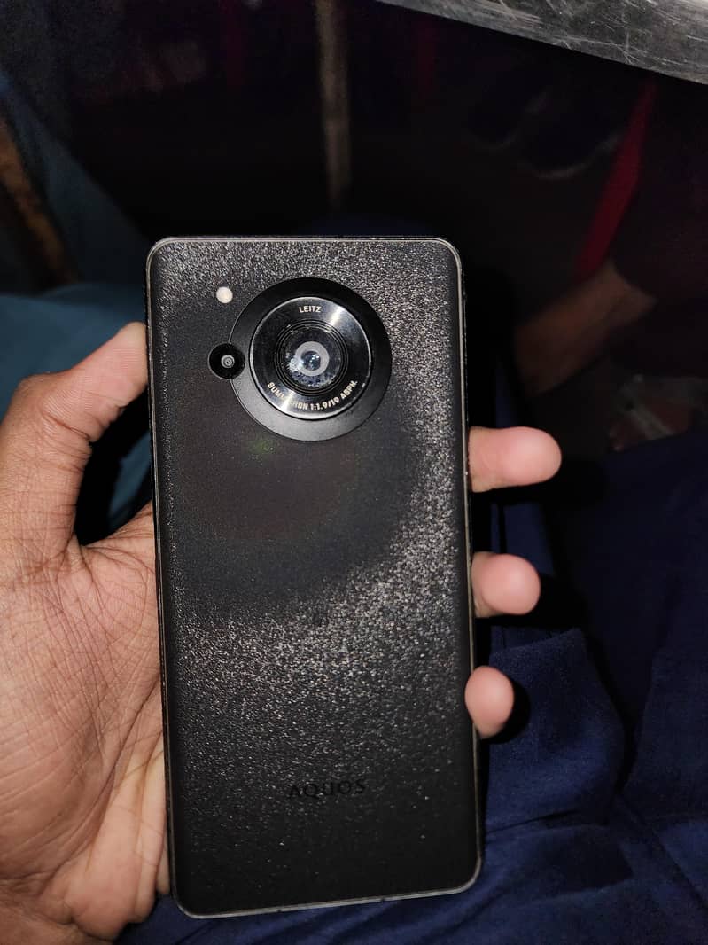 Sharp Aquos Sense7 0
