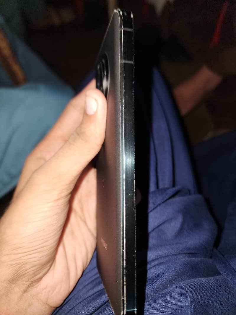 Sharp Aquos Sense7 2