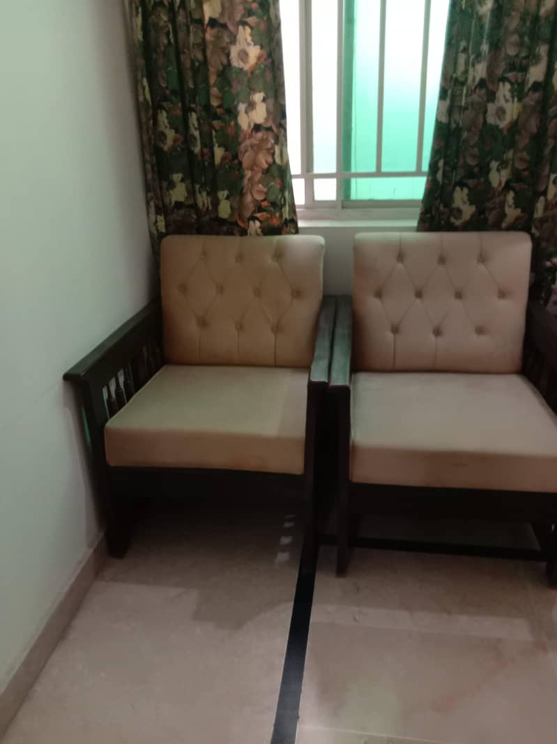 5 seater 2 sofas with a single bed 2