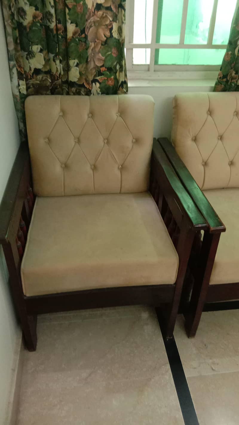 5 seater 2 sofas with a single bed 3