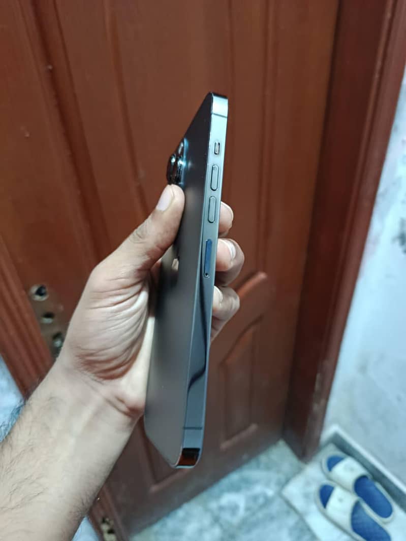 Apple iPhone 13 Pro Max 1