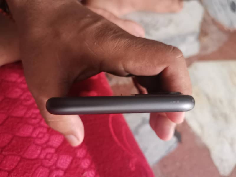 Apple iPhone 11 2