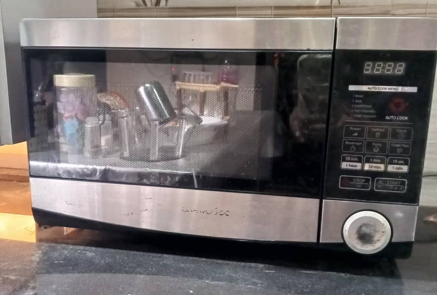Daewoo microwave small 0