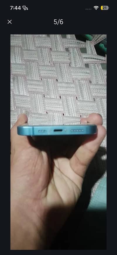 Apple iPhone 13
