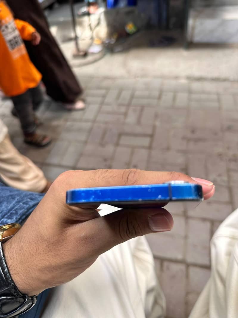 Apple iPhone 12 5