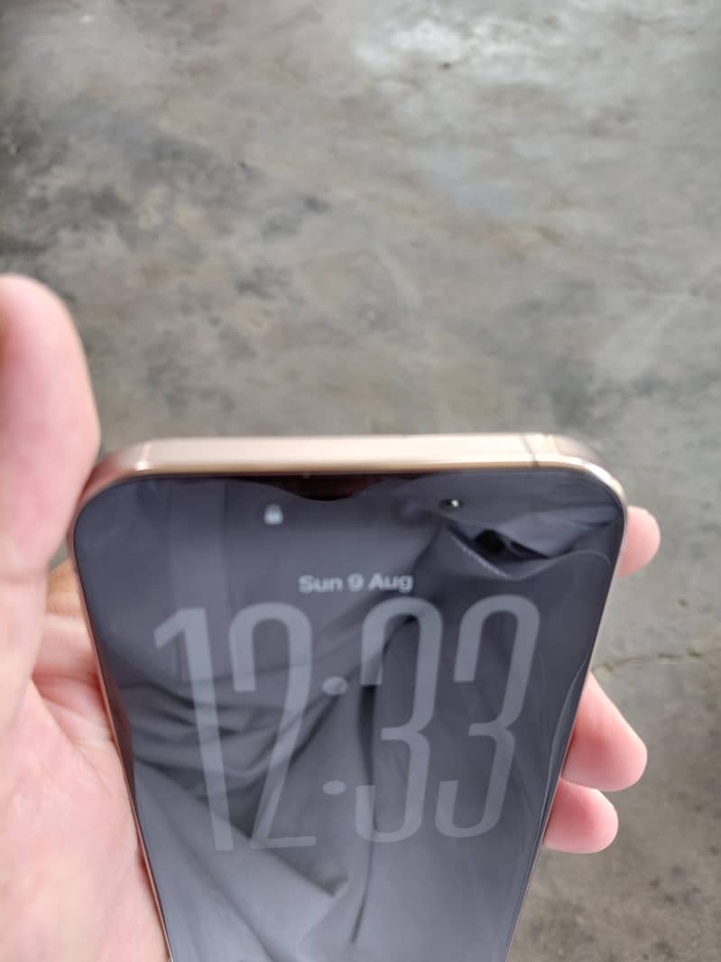 Apple iPhone 16 Pro Max 3