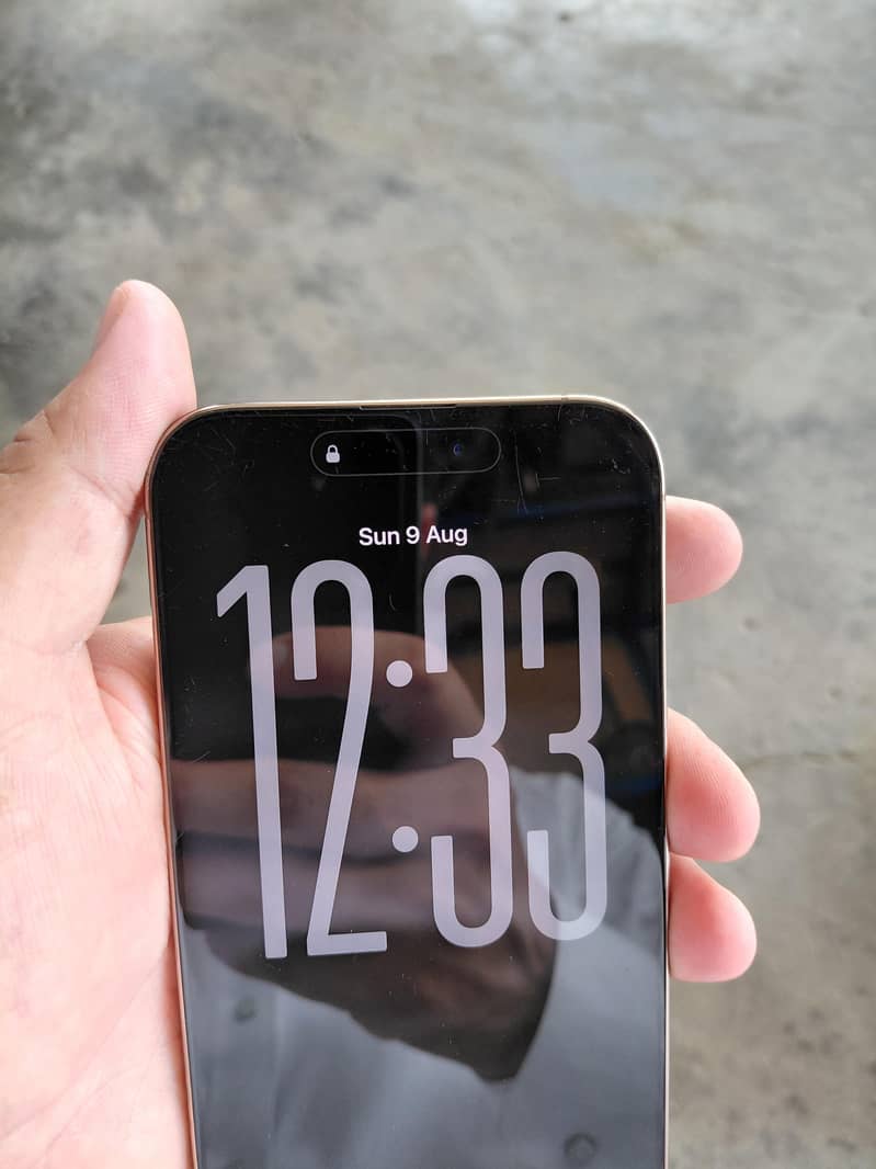 Apple iPhone 16 Pro Max 4