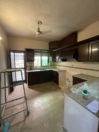 10 Marla Upper Portion Is Available For Rent