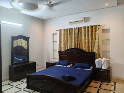 10 marla double kitchen house for rent