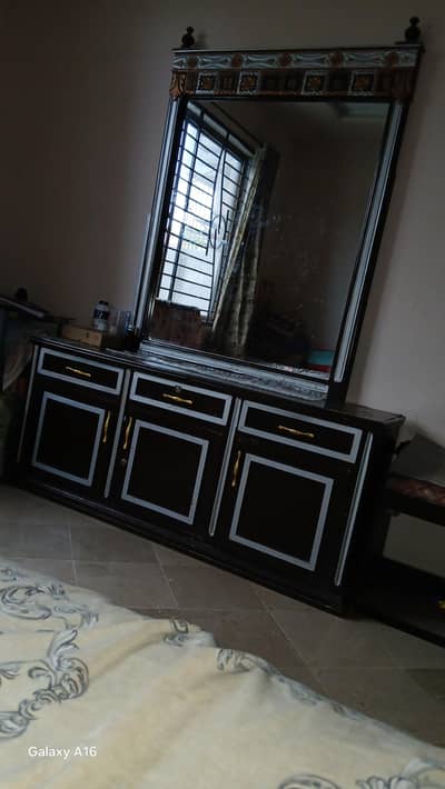 dressing table
