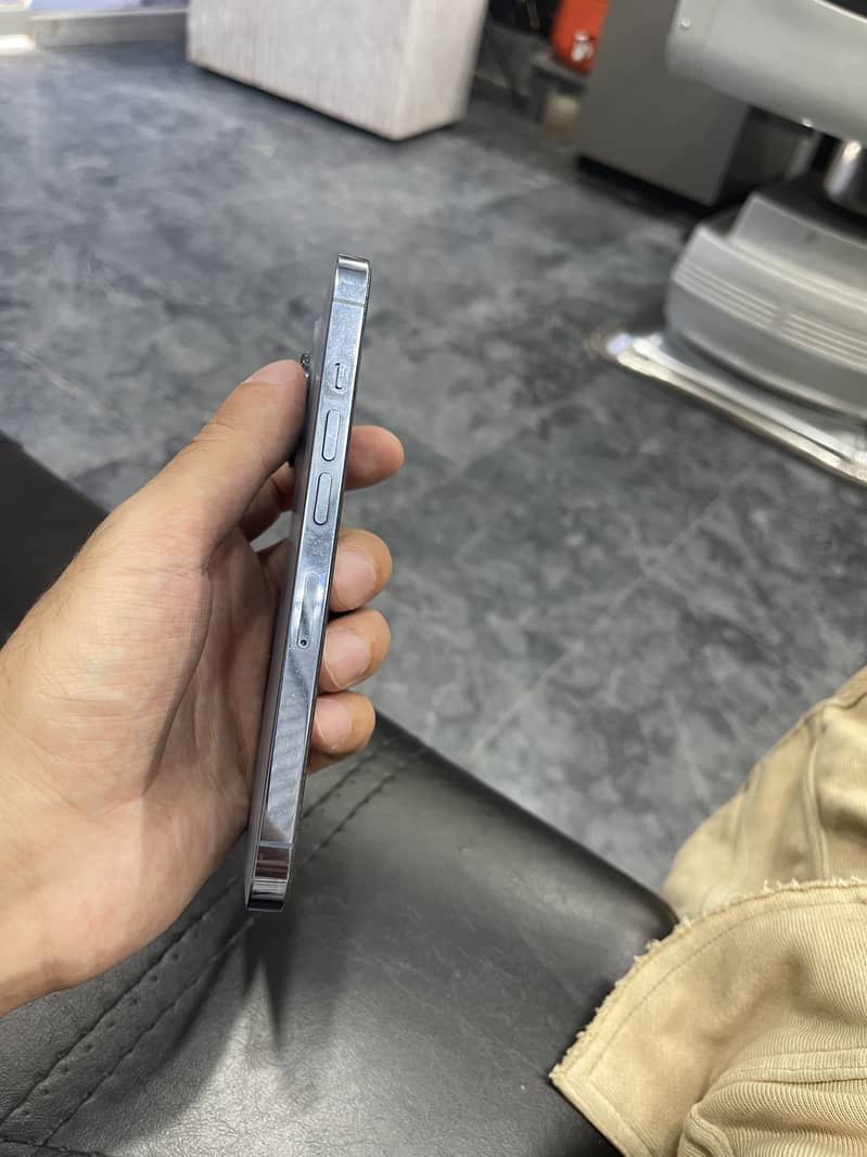 Apple iPhone 13 Pro 3