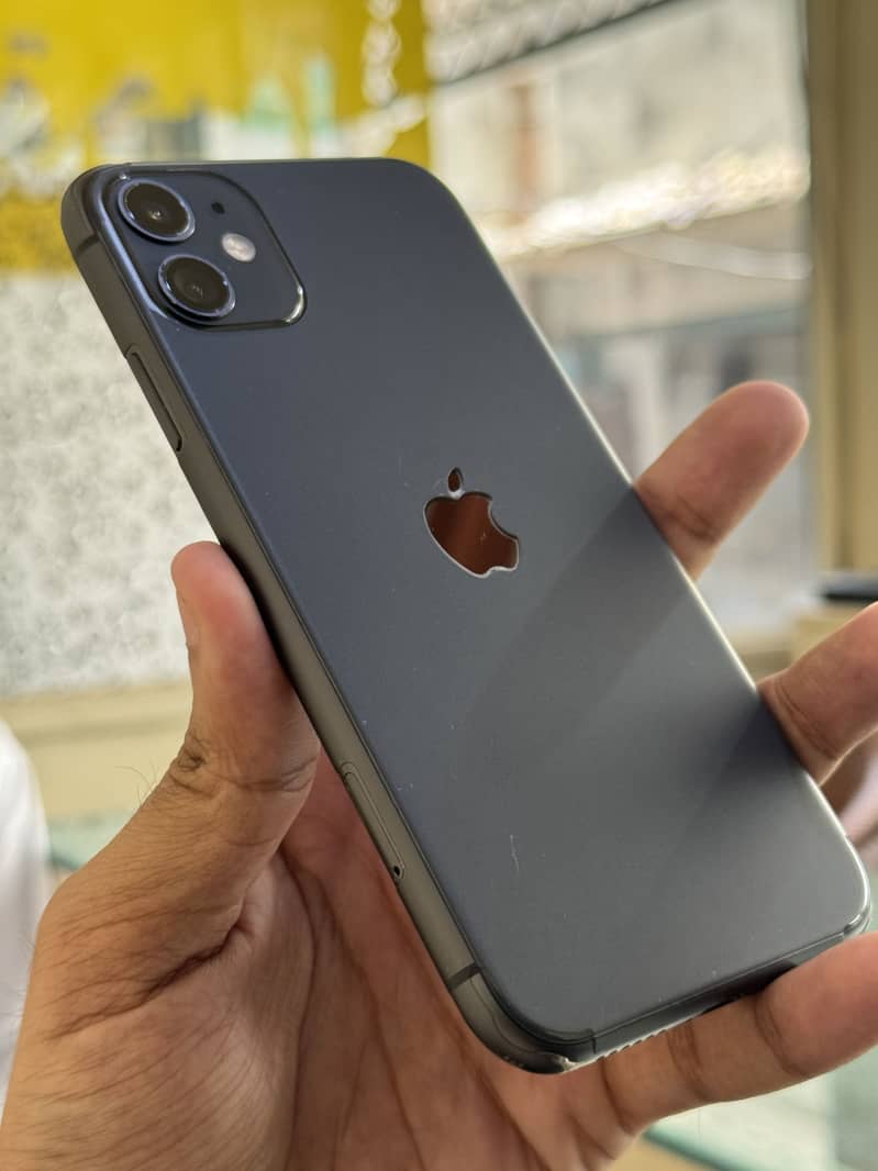 Apple iPhone 11 0