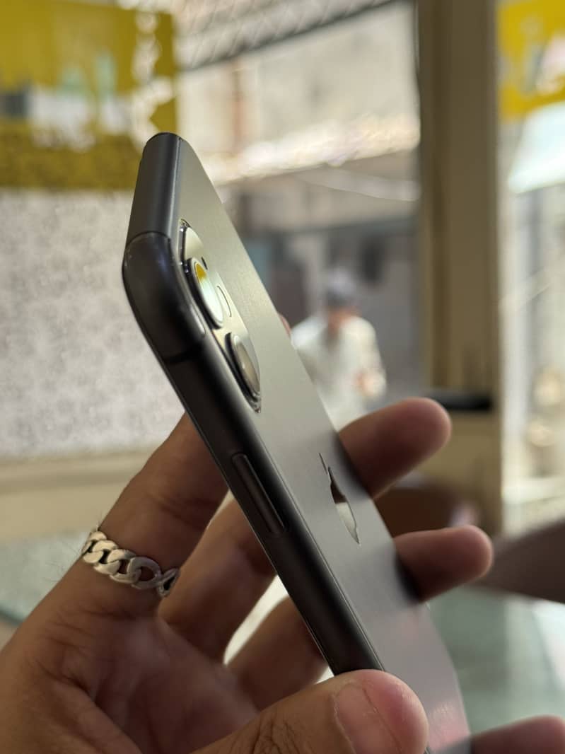 Apple iPhone 11 2