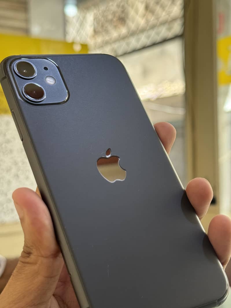 Apple iPhone 11 4