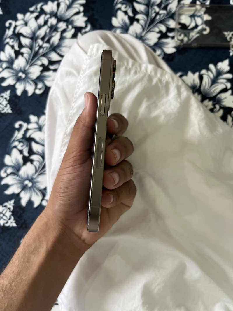 Apple iPhone 14 Pro 3
