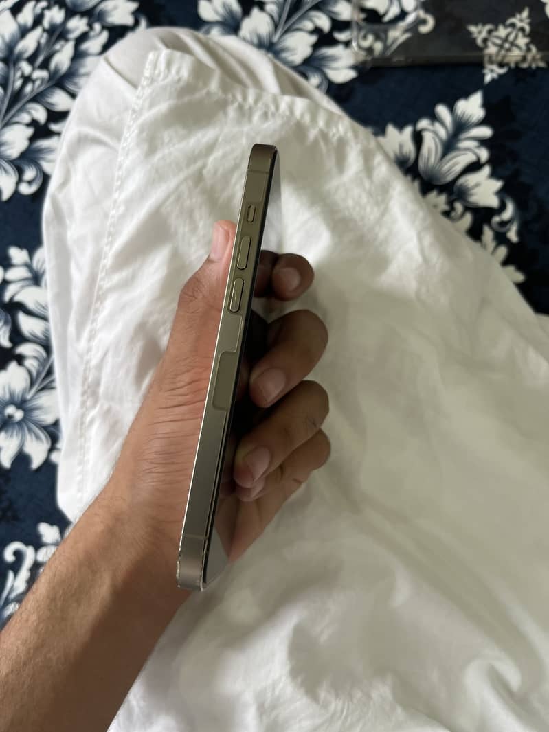 Apple iPhone 14 Pro 4