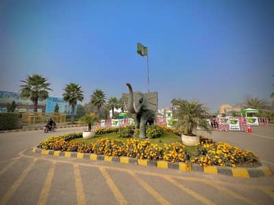 8 Marla Commercial plot,150Ft Main Road, 30/30 Parking Free,Main Chanab Road,LDA Approved Project