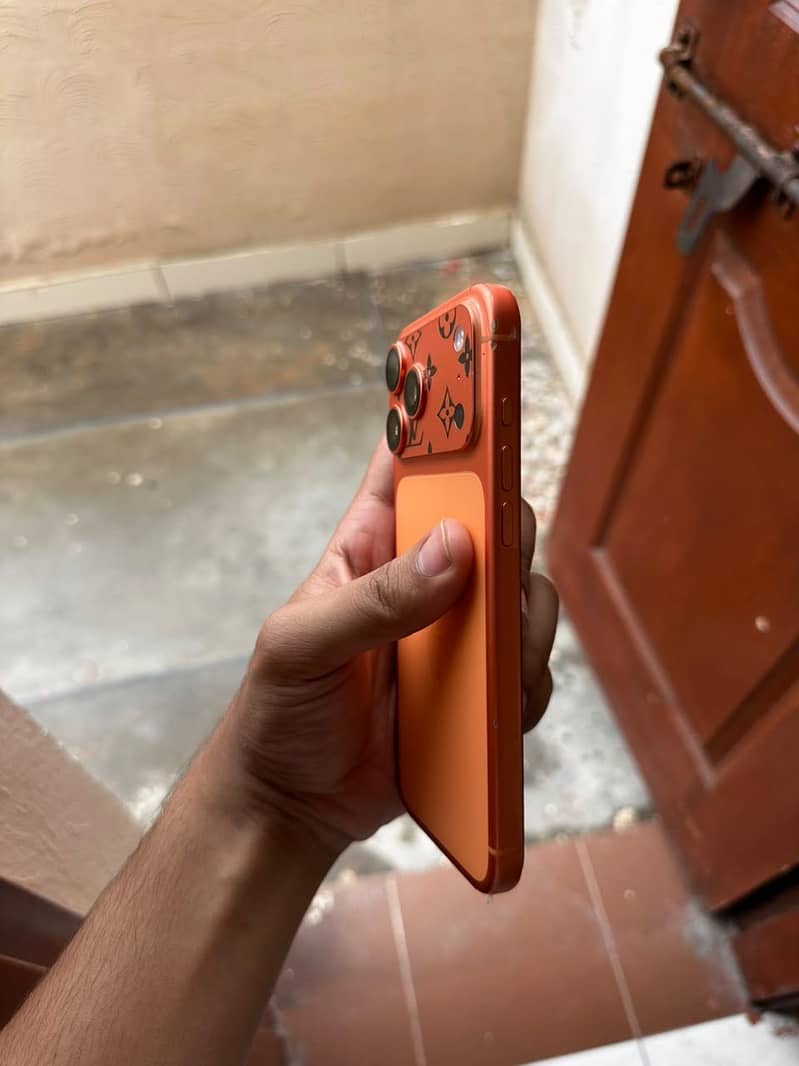 Apple iPhone 17 Pro Max 1