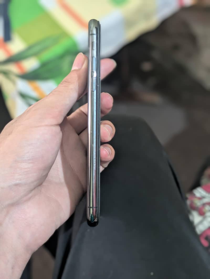 Apple iPhone X 3
