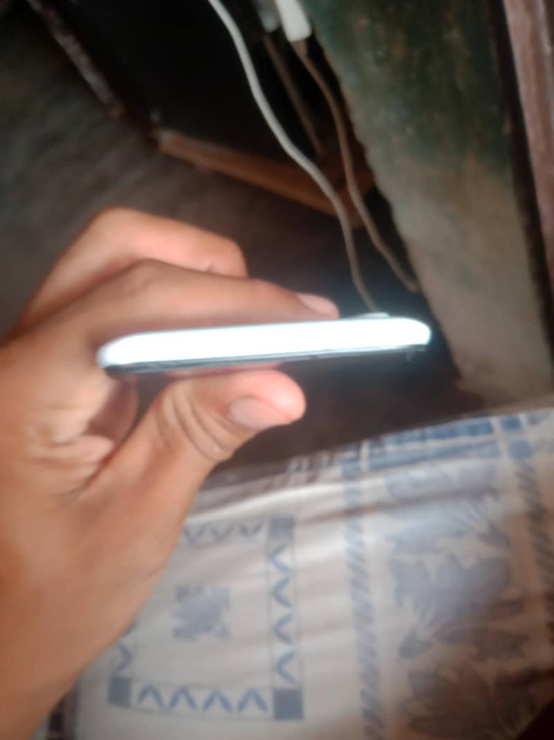 Vivo V21 1