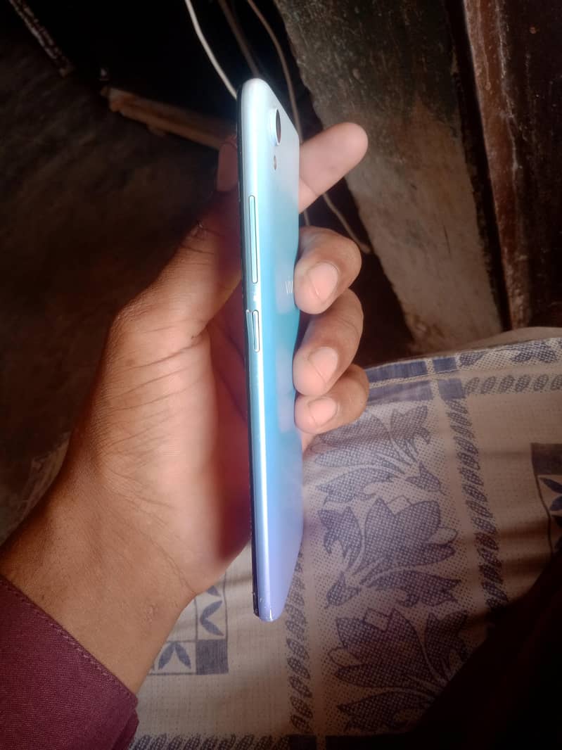 Vivo V21 3