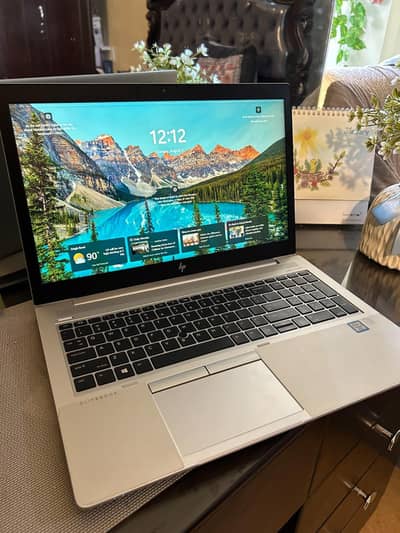 HP i7/8 gen with Touch Urgent sale