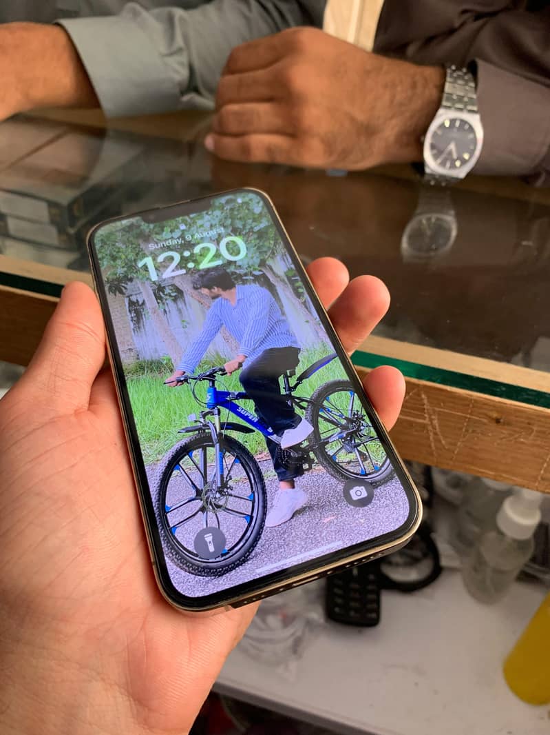 Apple iPhone 13 Pro 1