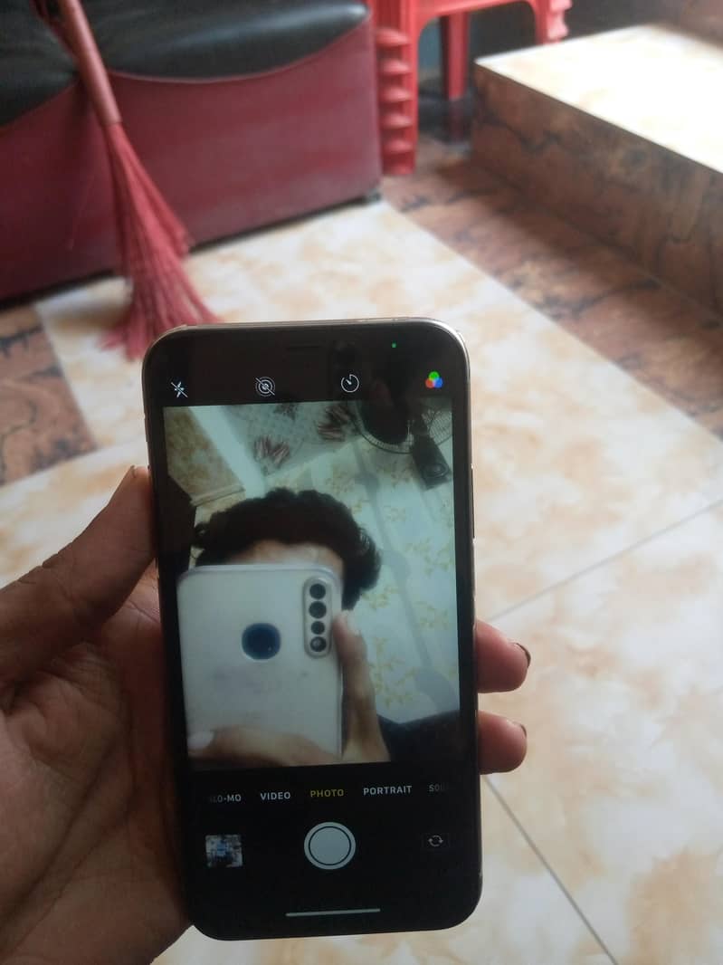 Apple iPhone X 11