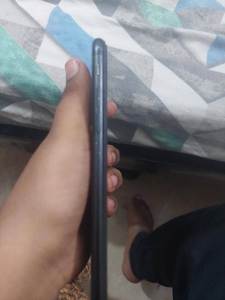 Apple iPhone 7 Plus 2