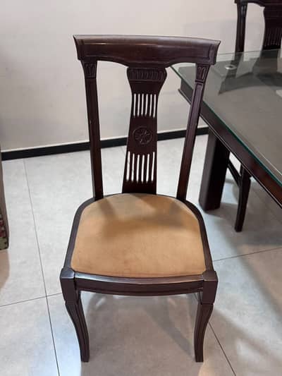 8-Seater Dining Table with Mirror Top