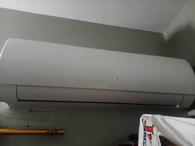 Haier 1.5 Ton Inverter AC (DC Inverter) - Excellent Condition