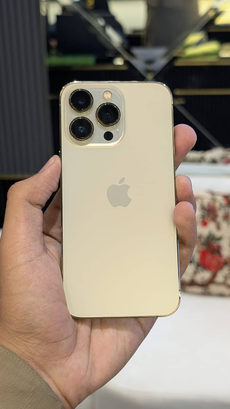 Apple iPhone 13 Pro 0
