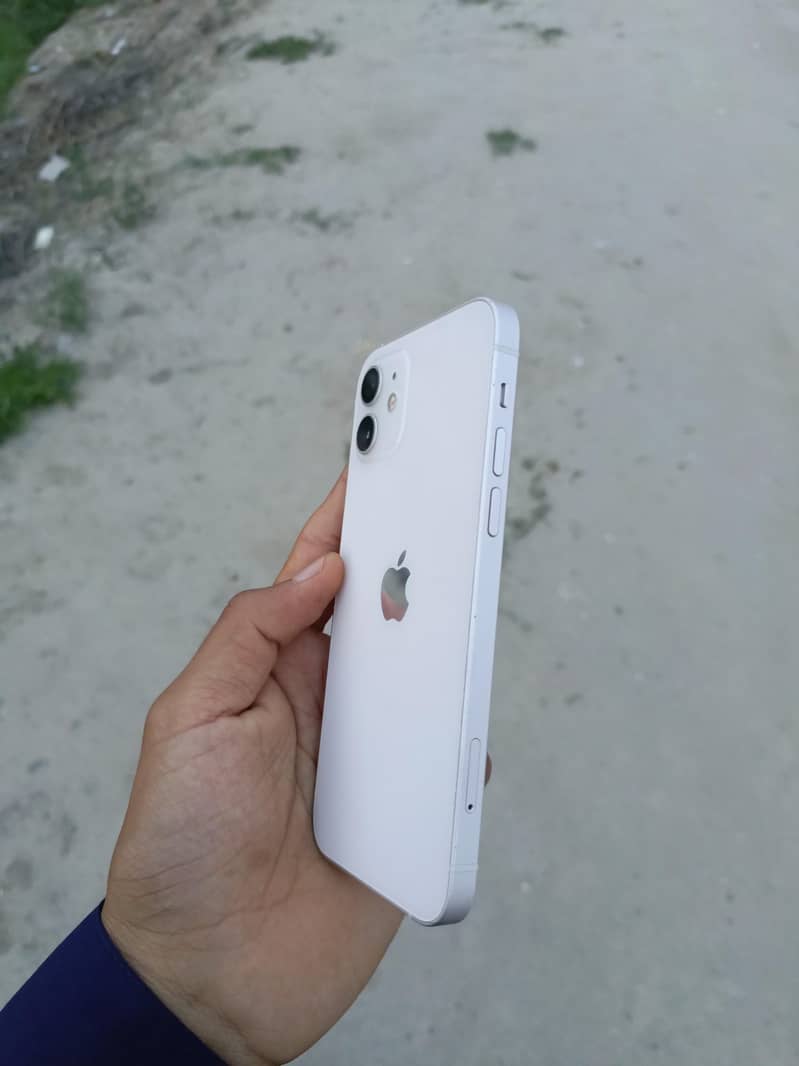 Apple iPhone 12 0
