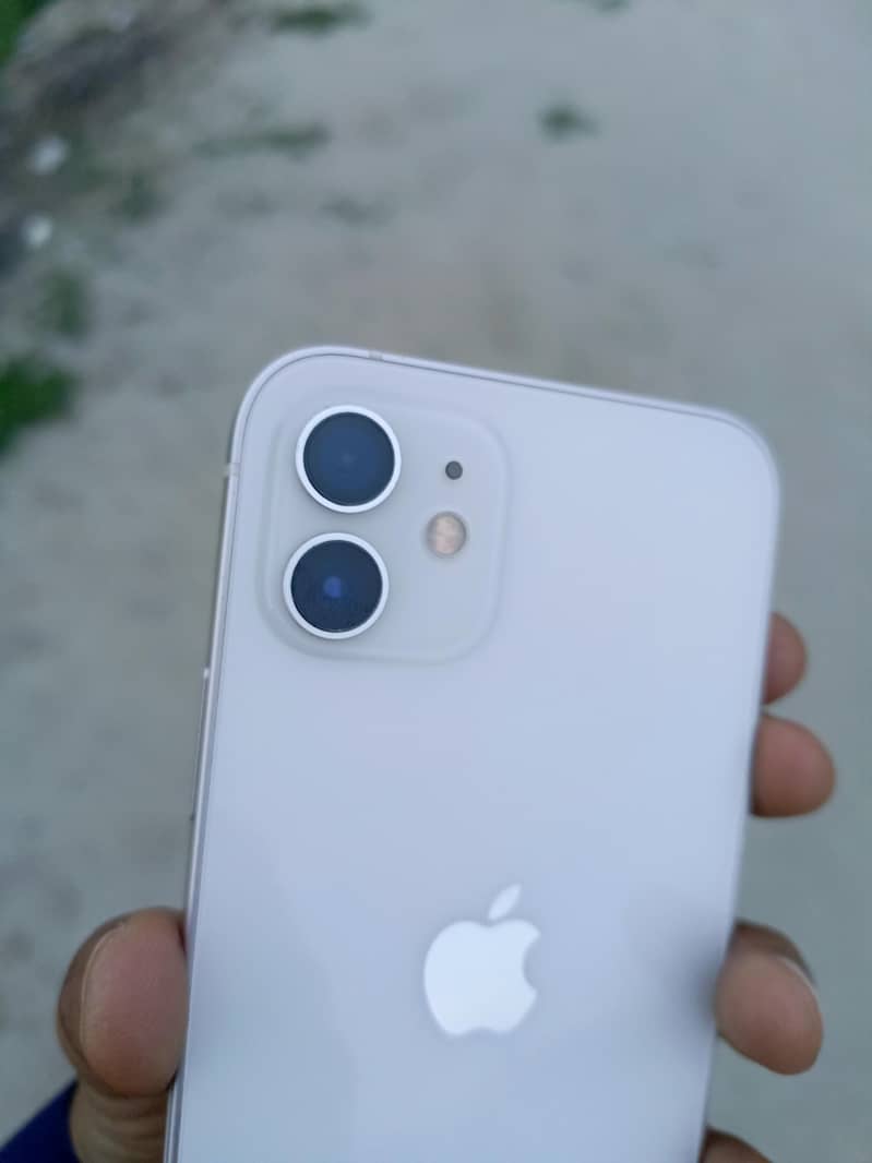 Apple iPhone 12 2