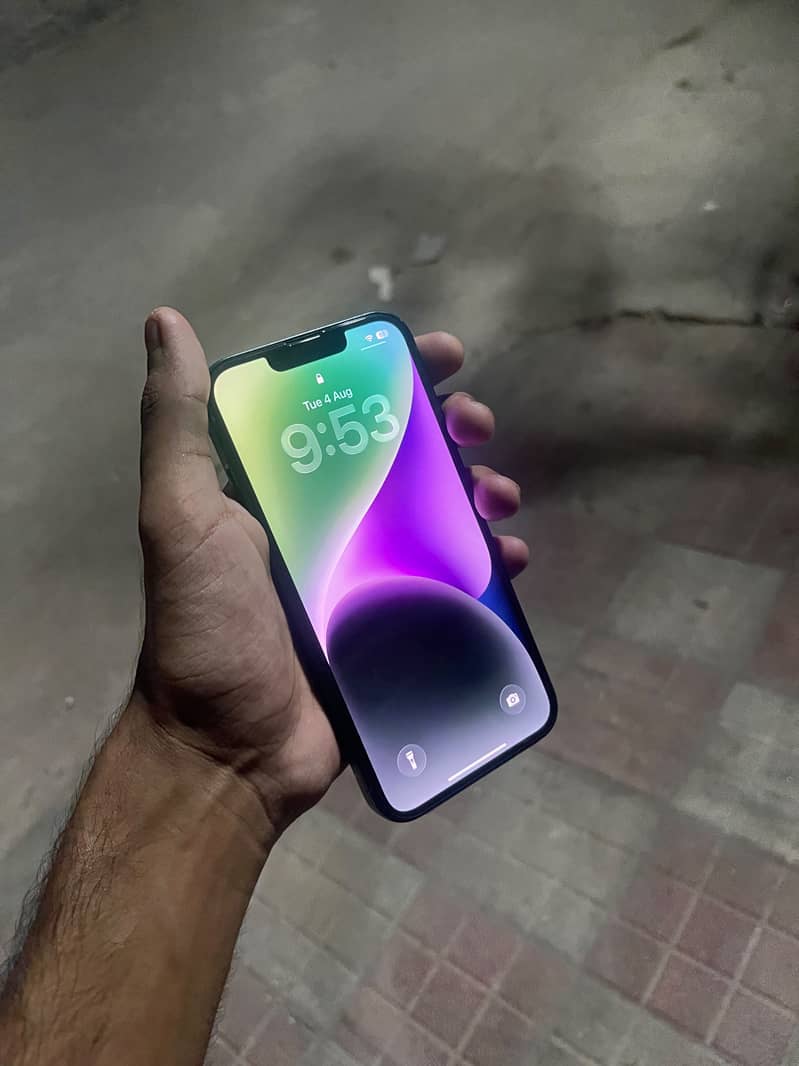 Apple iPhone 14 3