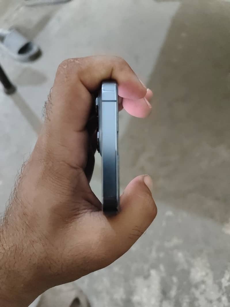 Apple iPhone 13 Pro 1