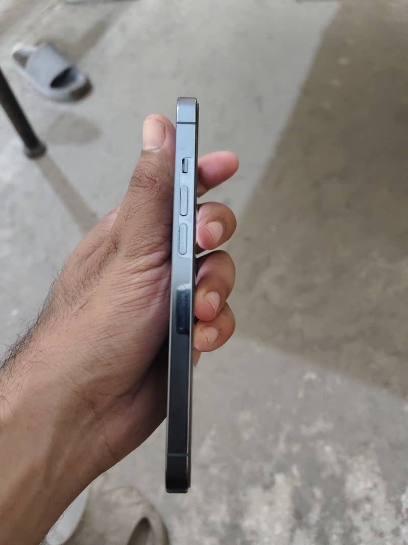 Apple iPhone 13 Pro 3