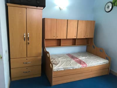 Bedroom set  for sale very good condition