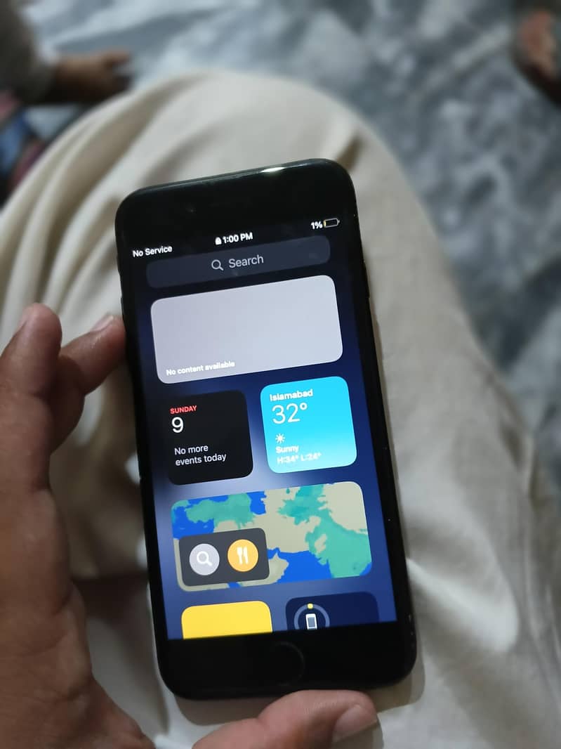 Apple iPhone 7 1