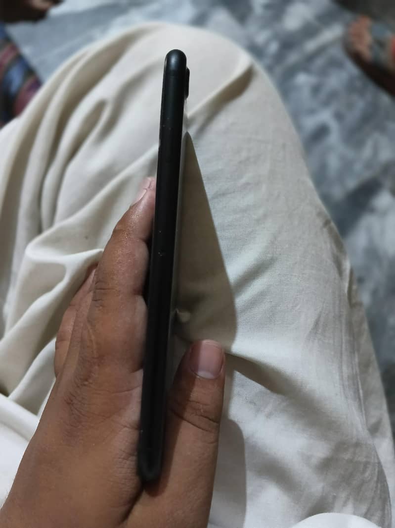 Apple iPhone 7 4