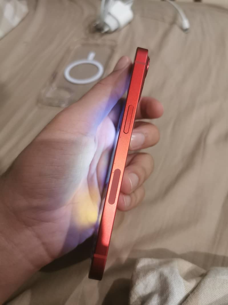 Apple iPhone 13 2
