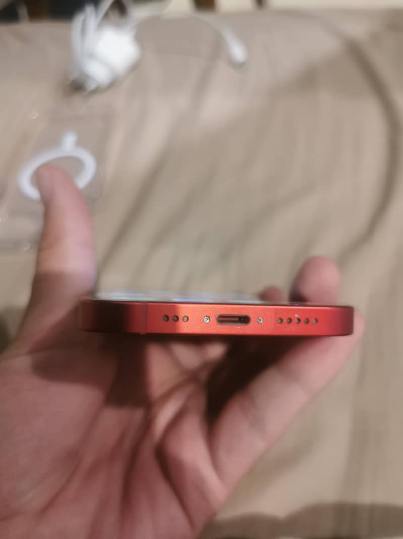 Apple iPhone 13 5