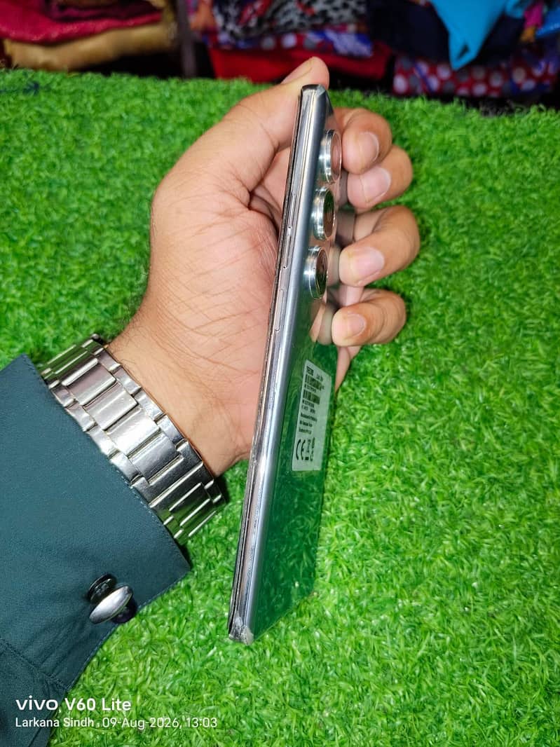 Tecno CAMON 40 Pro 1